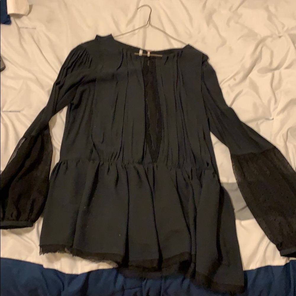 Black bell sleeve lace long sleeve